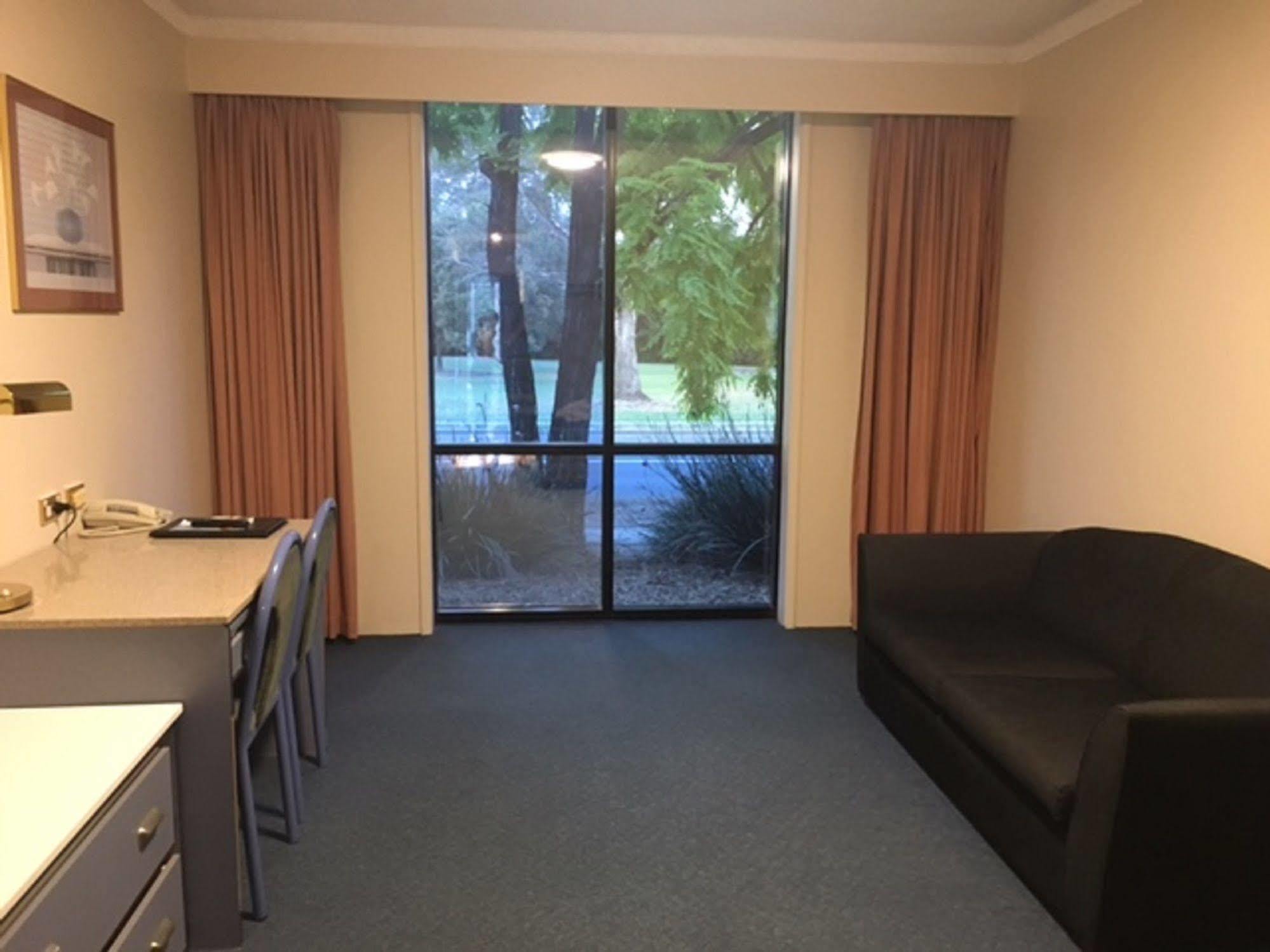 The Select Inn Penrith Bagian luar foto